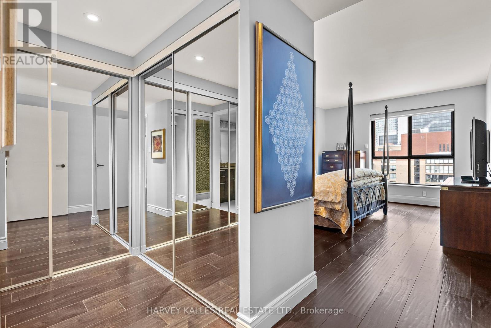 818 - 80 FRONT STREET E