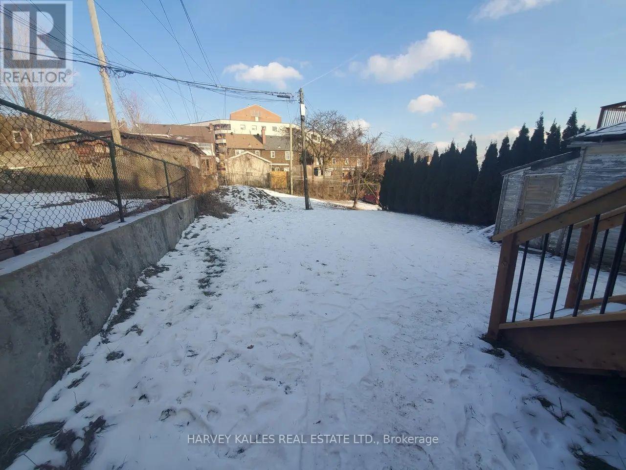 LOWER - 17 ALBERTA AVENUE