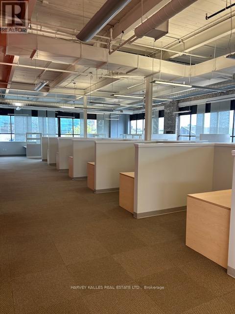 203 - 109 VANDERHOOF AVENUE