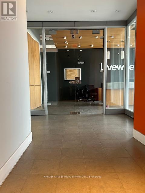 200 - 109 VANDERHOOF AVENUE