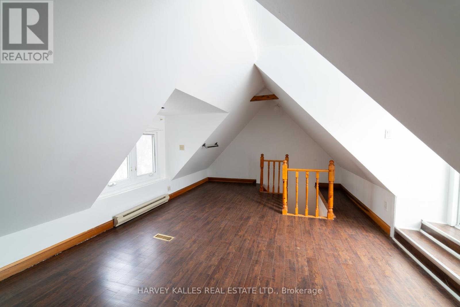 UPPER - 885 DAVENPORT ROAD