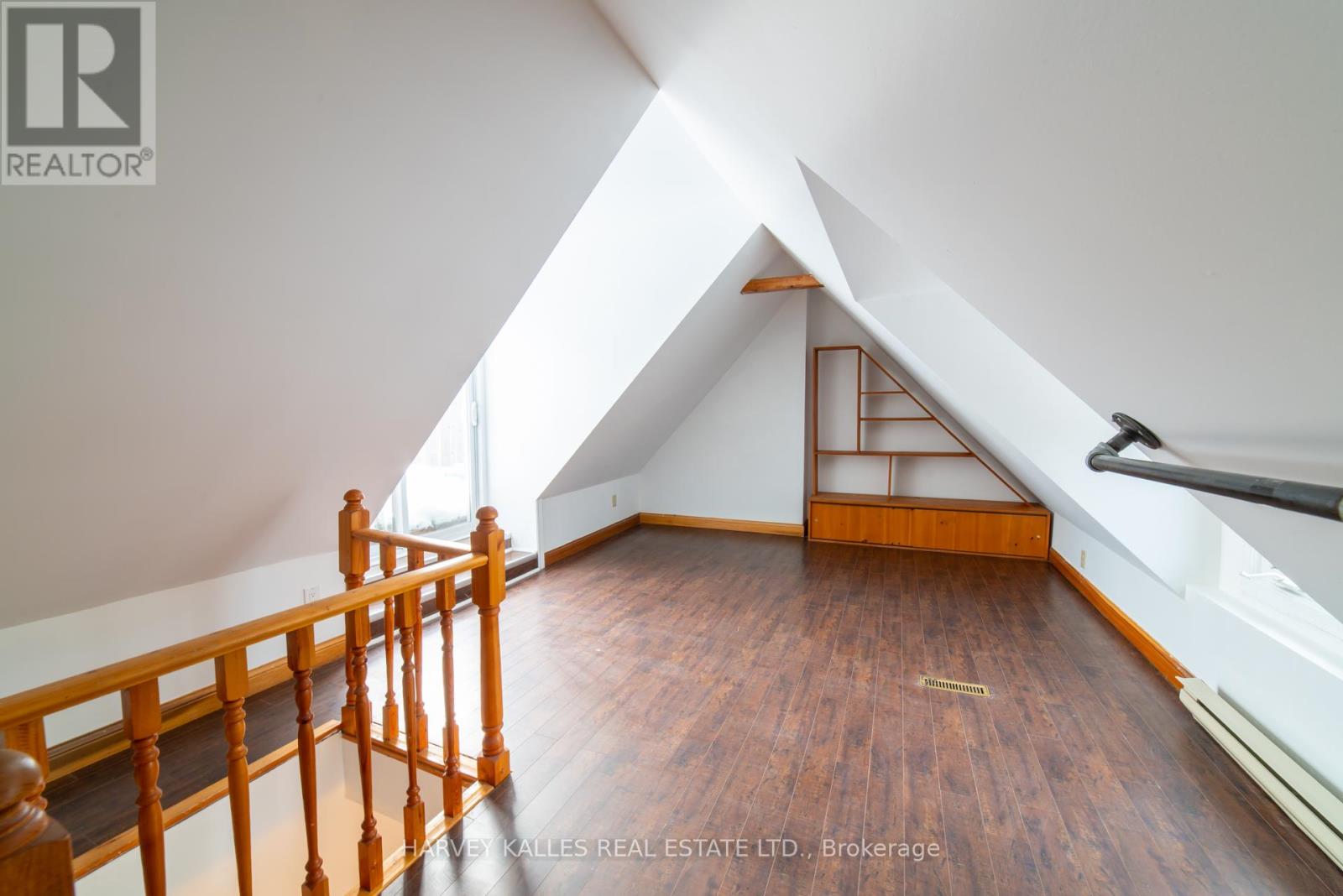 UPPER - 885 DAVENPORT ROAD