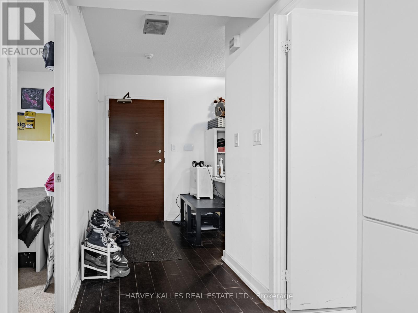 655 - 10 CAPREOL COURT