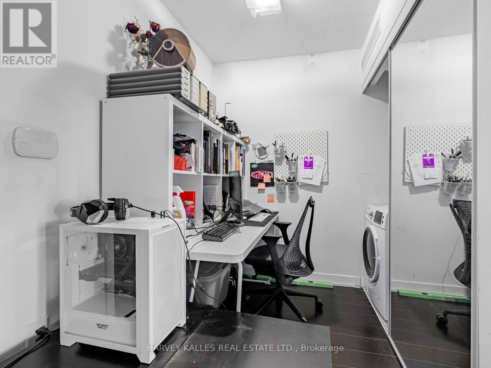 655 - 10 CAPREOL COURT