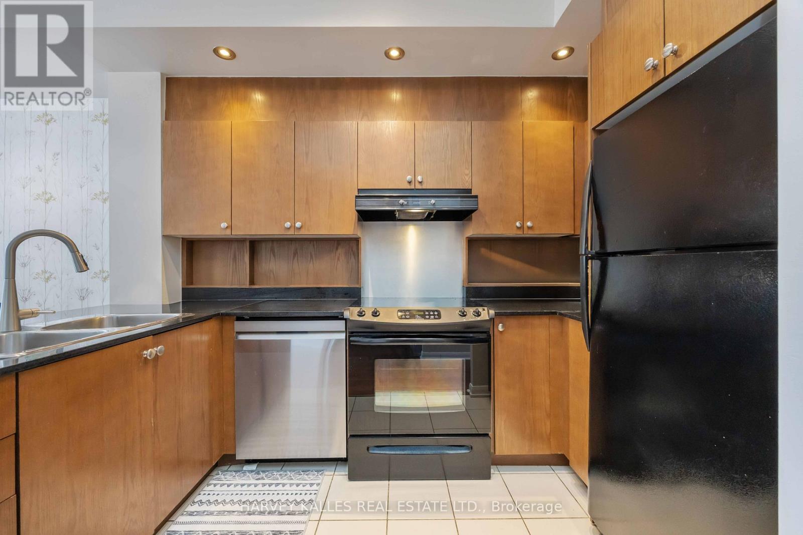 601 - 18 BEVERLEY STREET