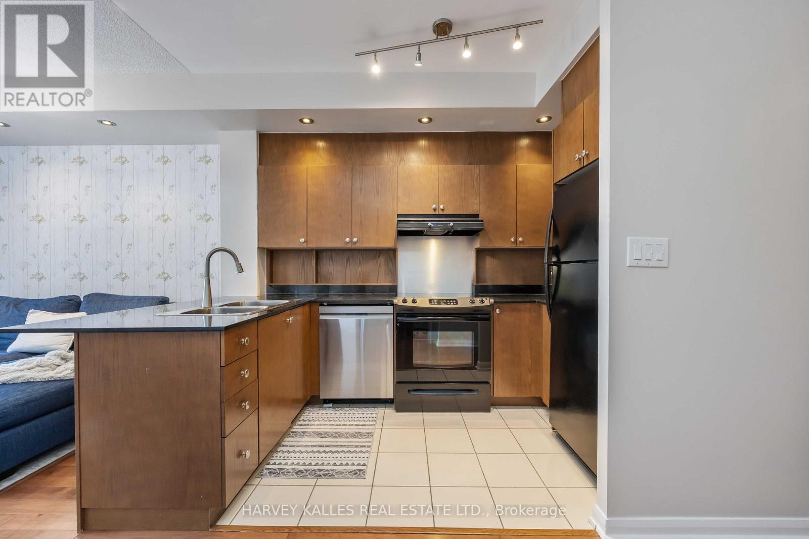 601 - 18 BEVERLEY STREET