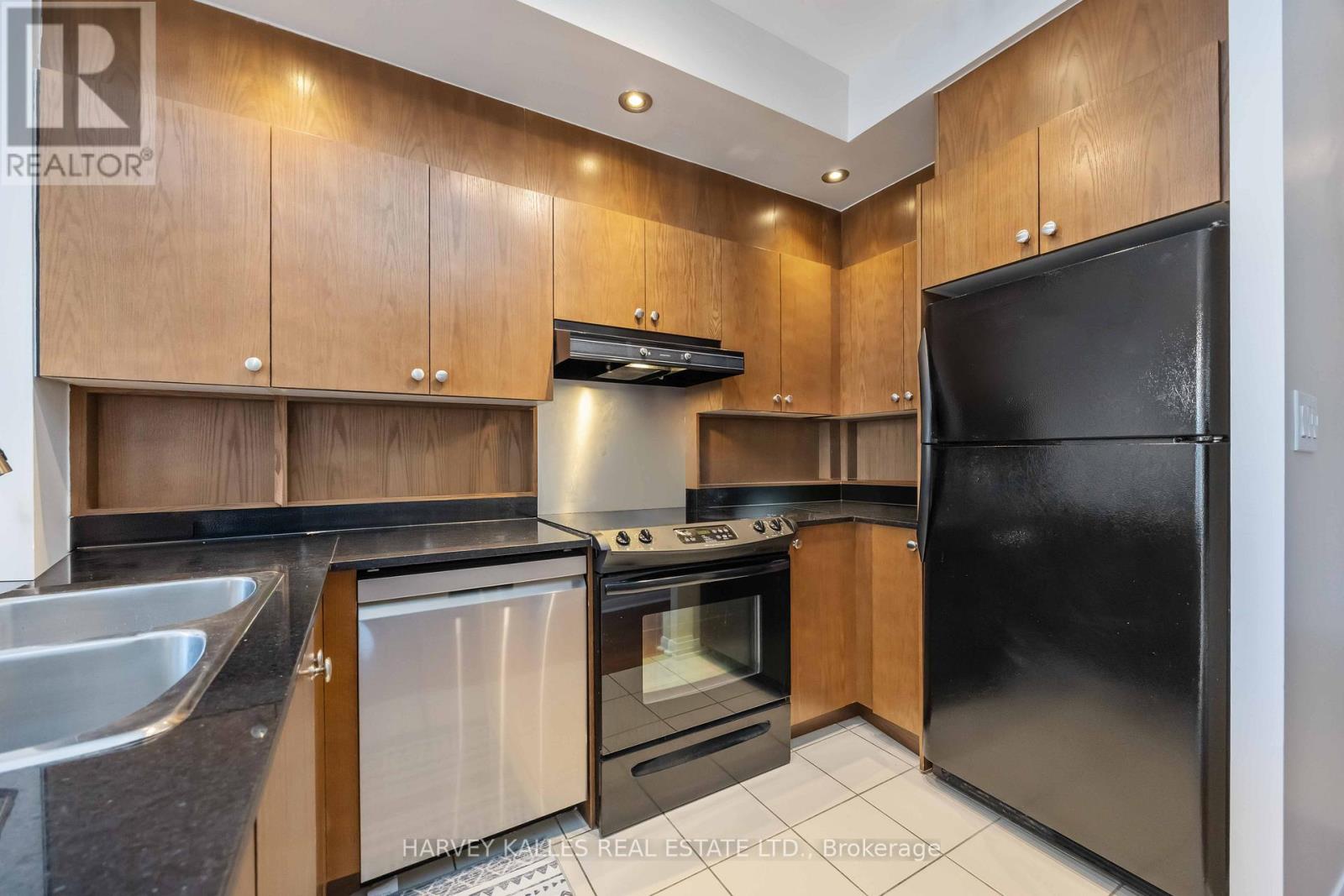 601 - 18 BEVERLEY STREET