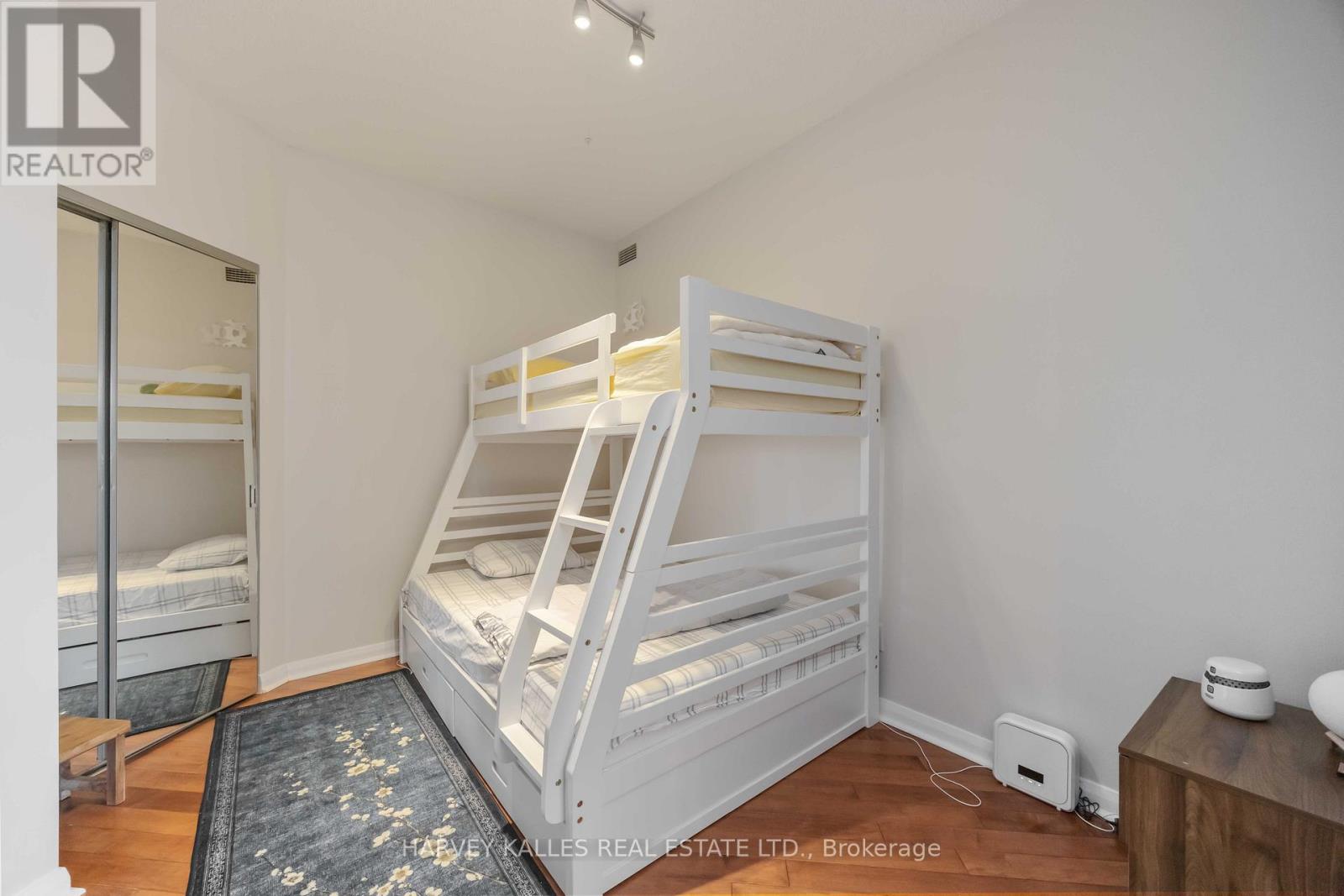 601 - 18 BEVERLEY STREET