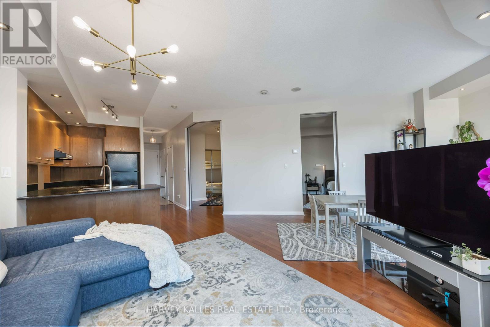 601 - 18 BEVERLEY STREET