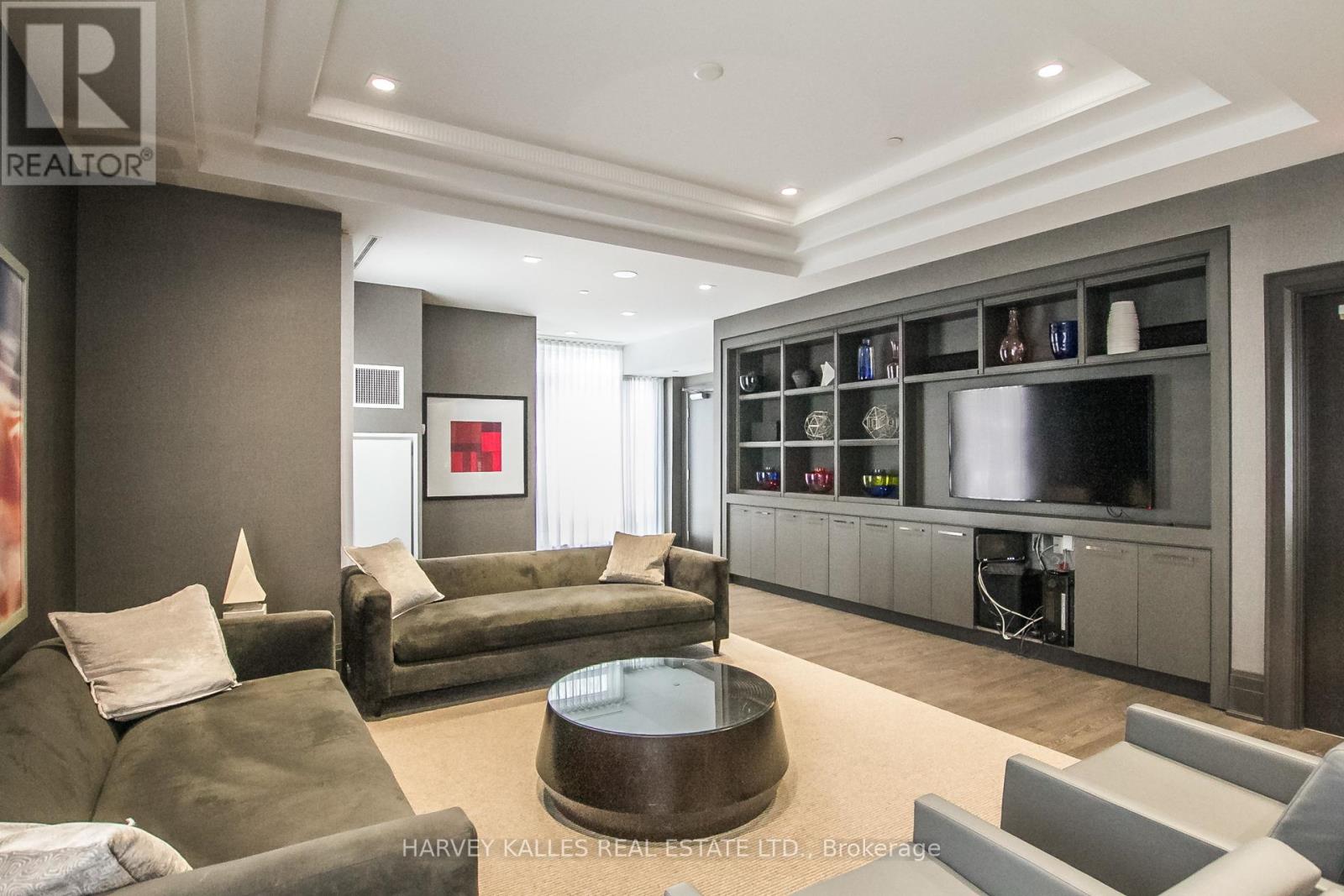 415 - 60 BERWICK AVENUE