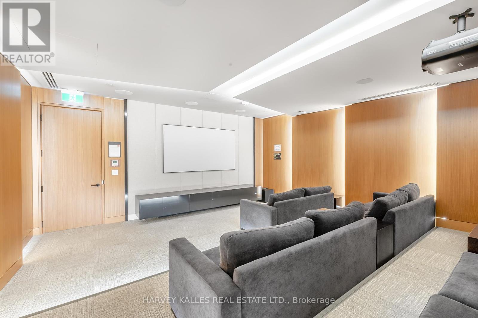 708 - 25 ADRA GRADO WAY W