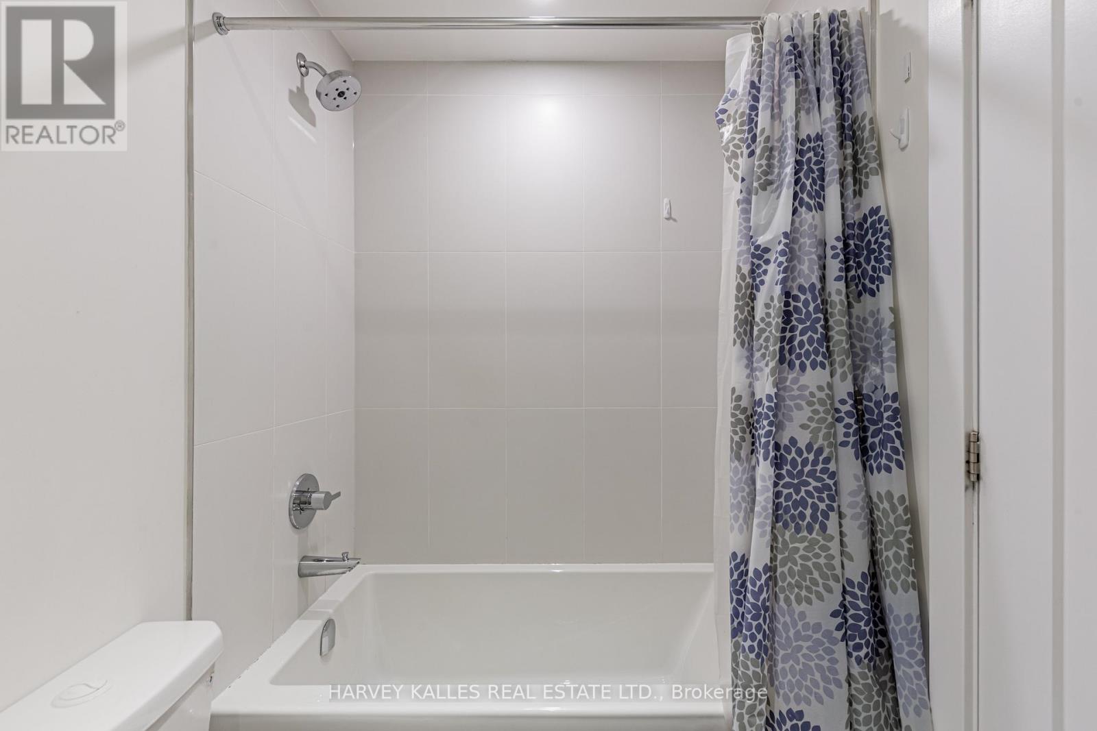 708 - 25 ADRA GRADO WAY W