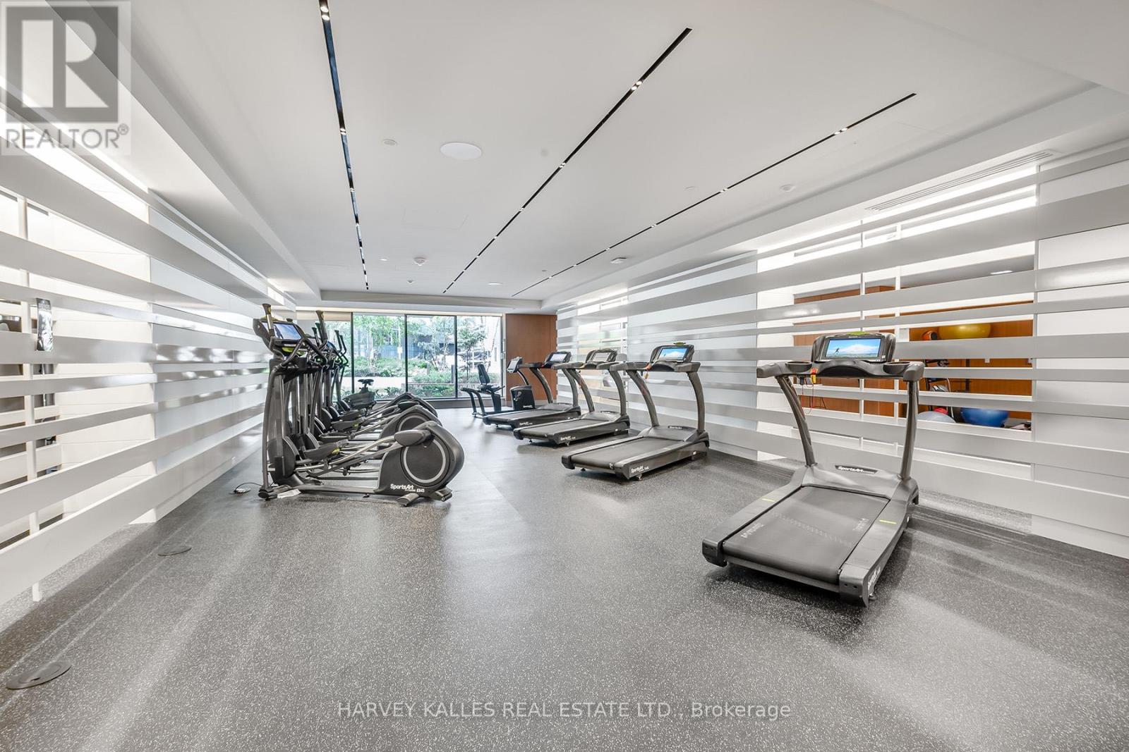 708 - 25 ADRA GRADO WAY W