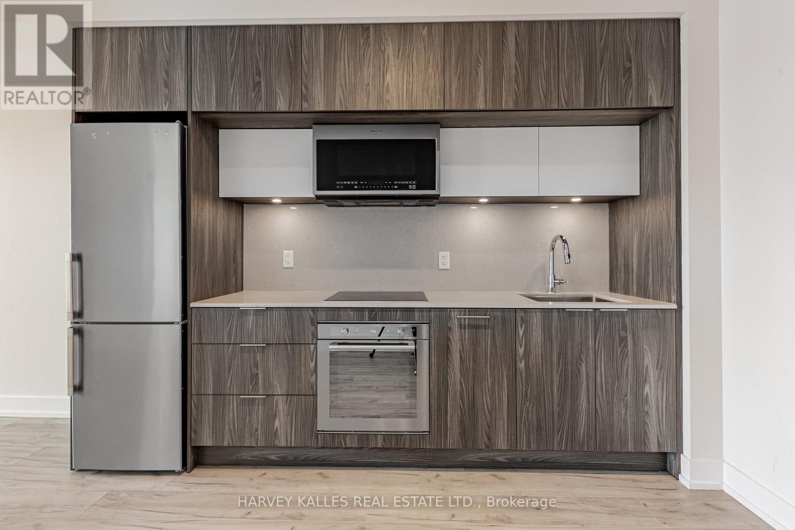 708 - 25 ADRA GRADO WAY W