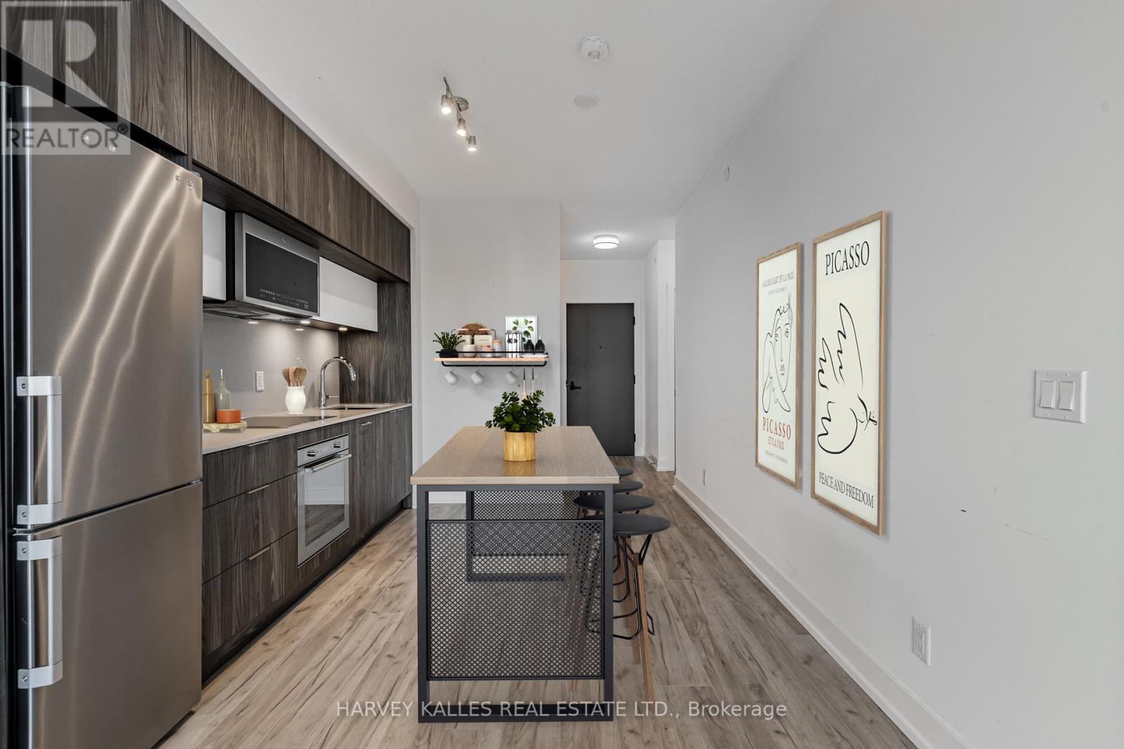 708 - 25 ADRA GRADO WAY W