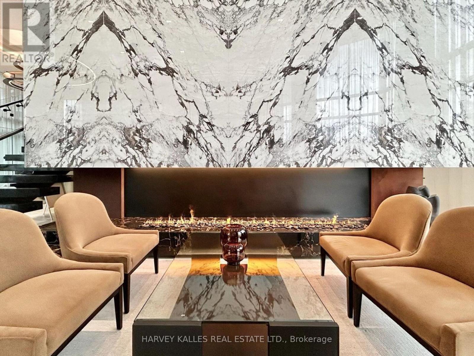 708 - 25 ADRA GRADO WAY W