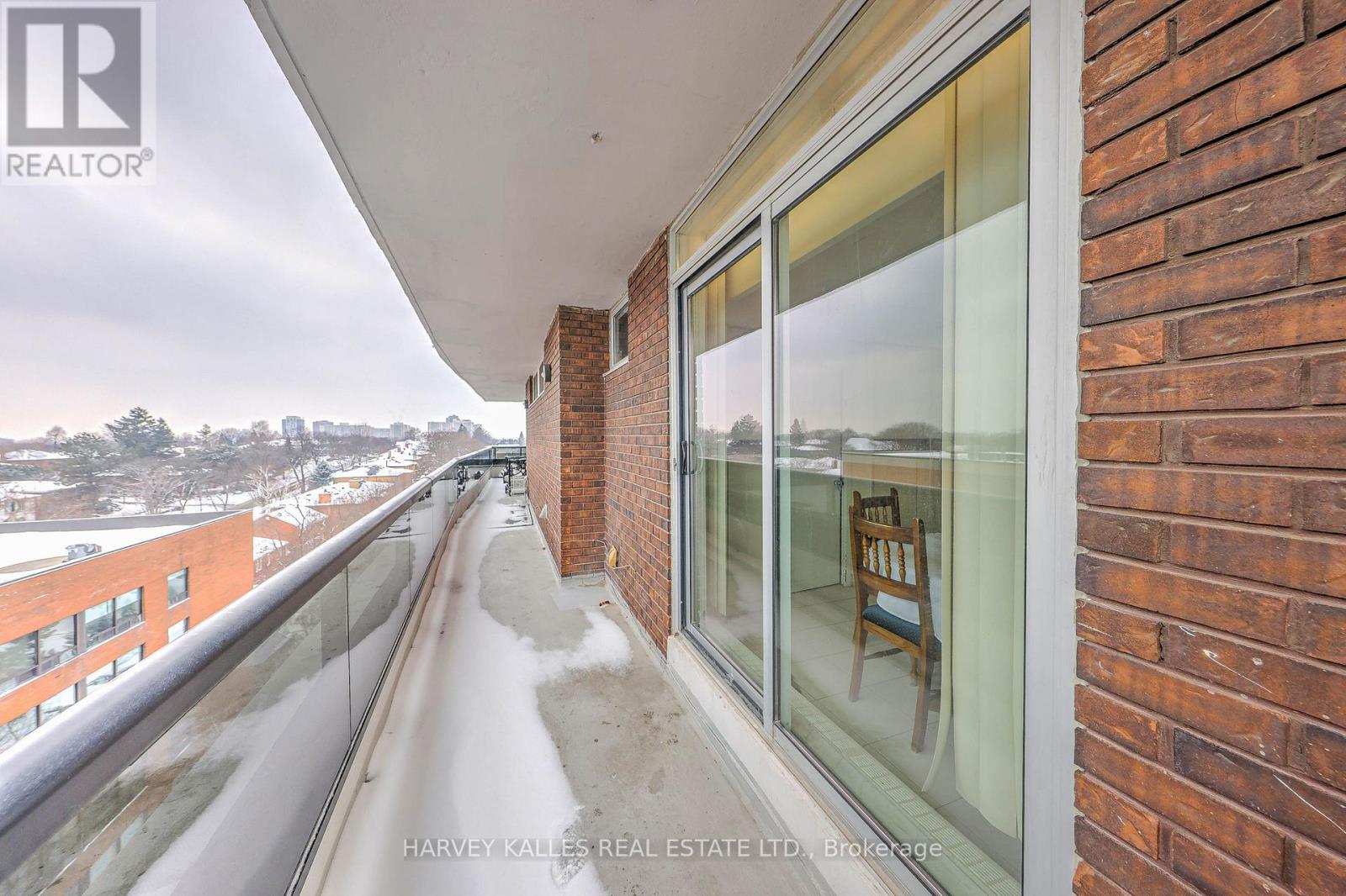 1001 - 2600 BATHURST STREET