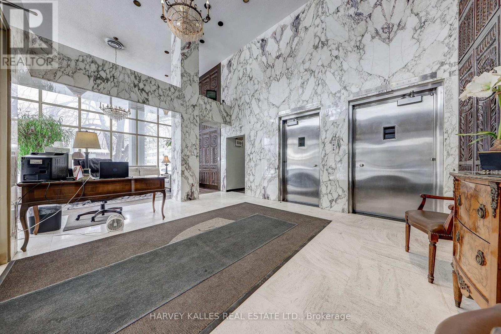 1001 - 2600 BATHURST STREET