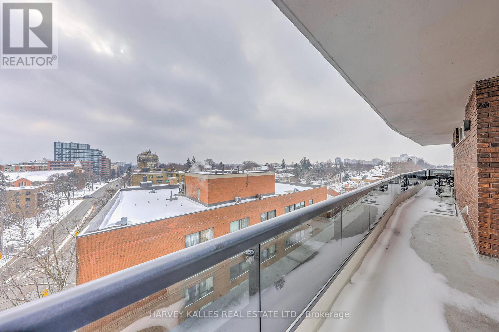 1001 - 2600 BATHURST STREET