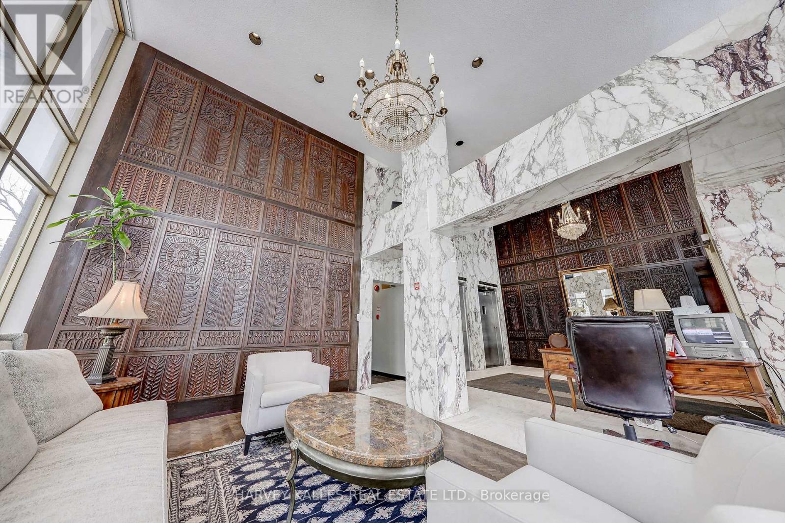 1001 - 2600 BATHURST STREET