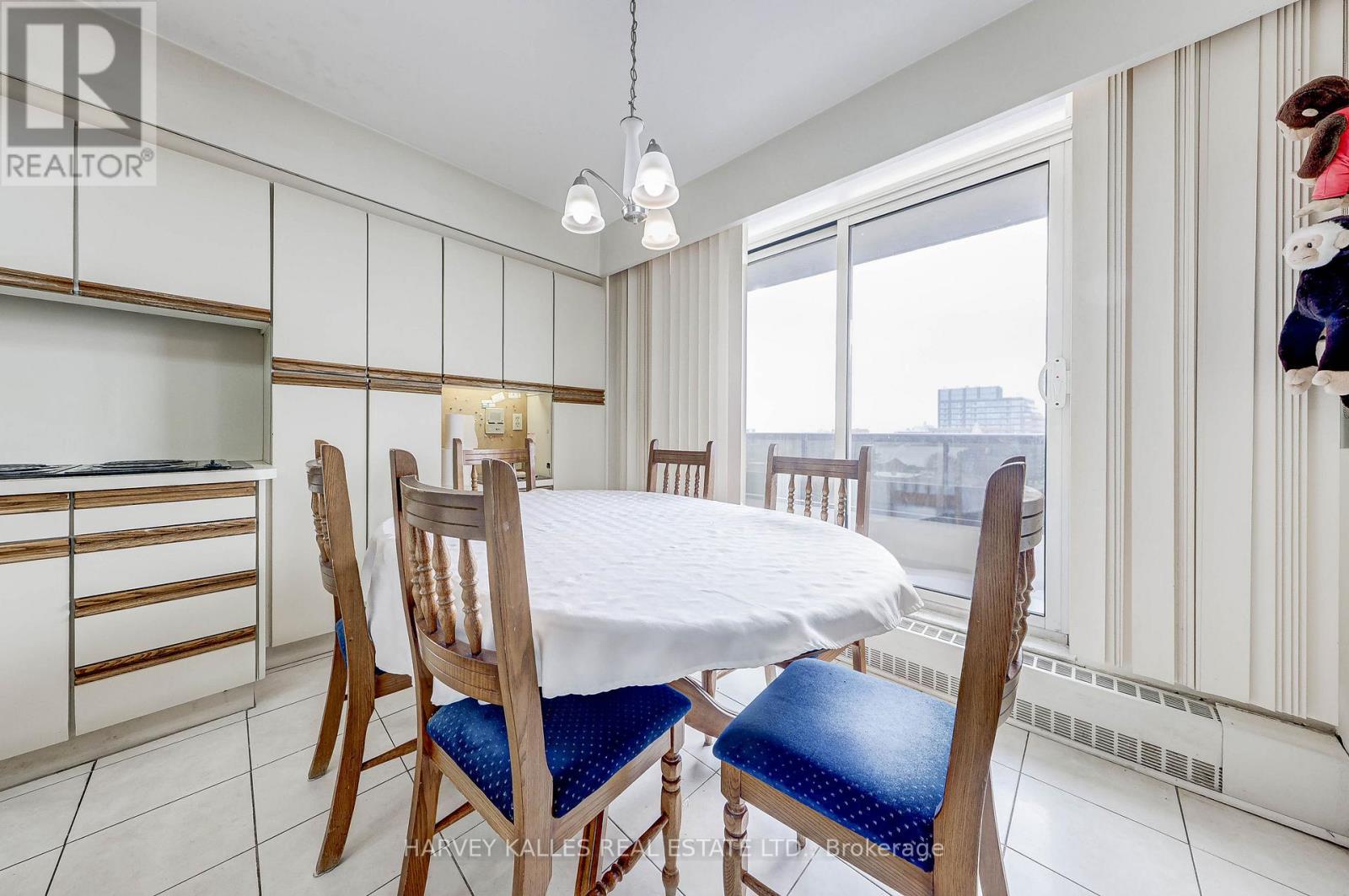 1001 - 2600 BATHURST STREET