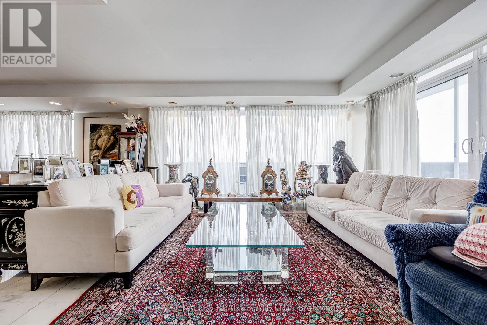 1001 - 2600 BATHURST STREET