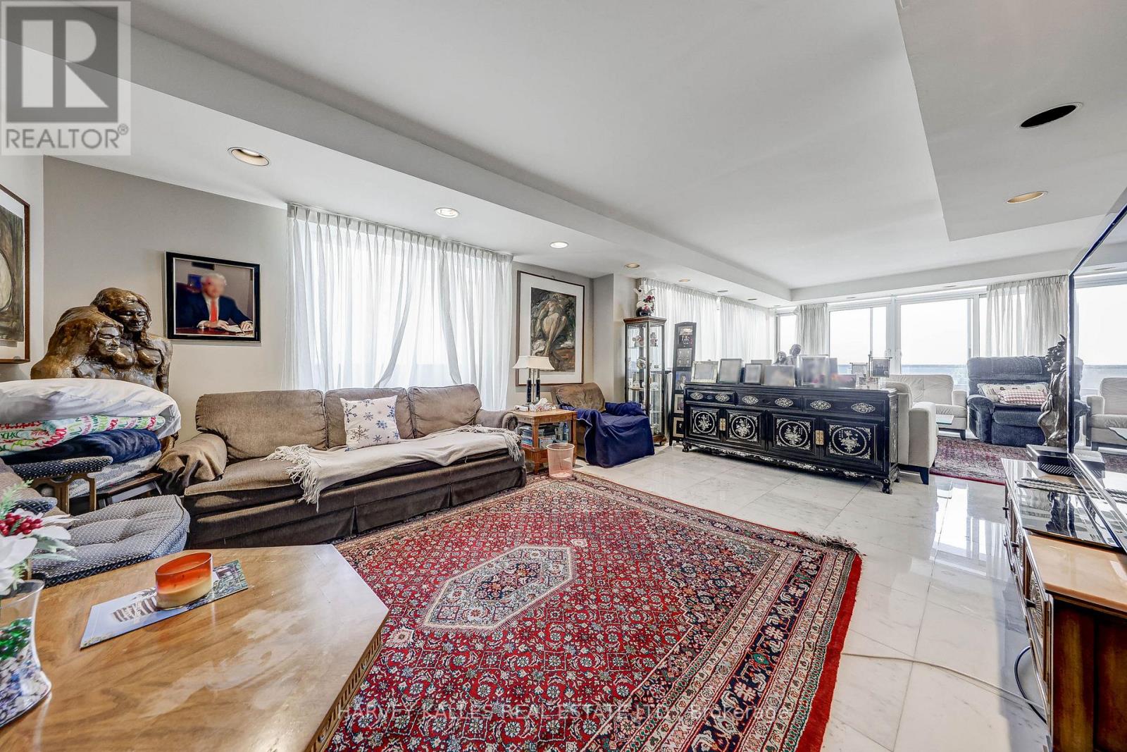 1001 - 2600 BATHURST STREET