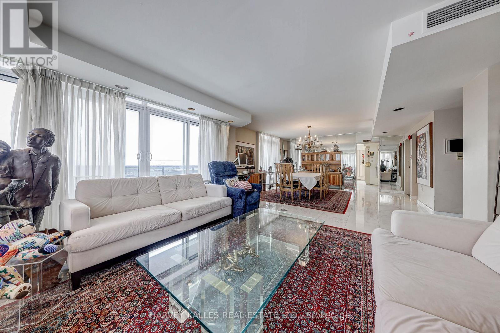 1001 - 2600 BATHURST STREET