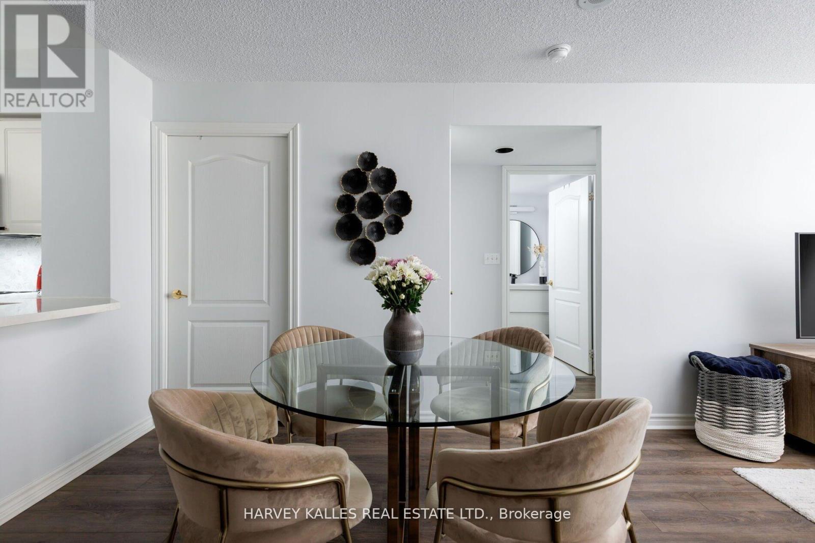 302 - 30 HAYDEN STREET