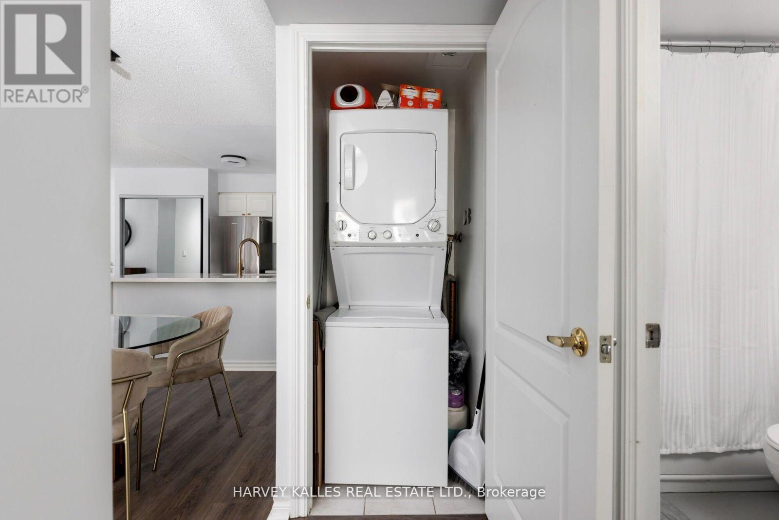 302 - 30 HAYDEN STREET