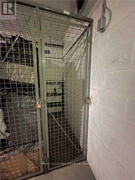 PH832 - 1029 KING STREET W