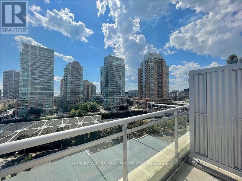 PH832 - 1029 KING STREET W