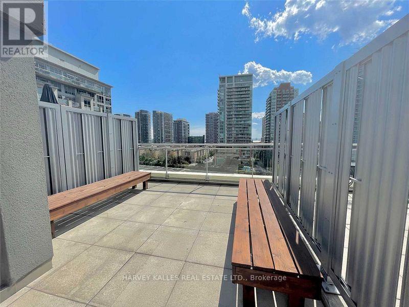 PH832 - 1029 KING STREET W