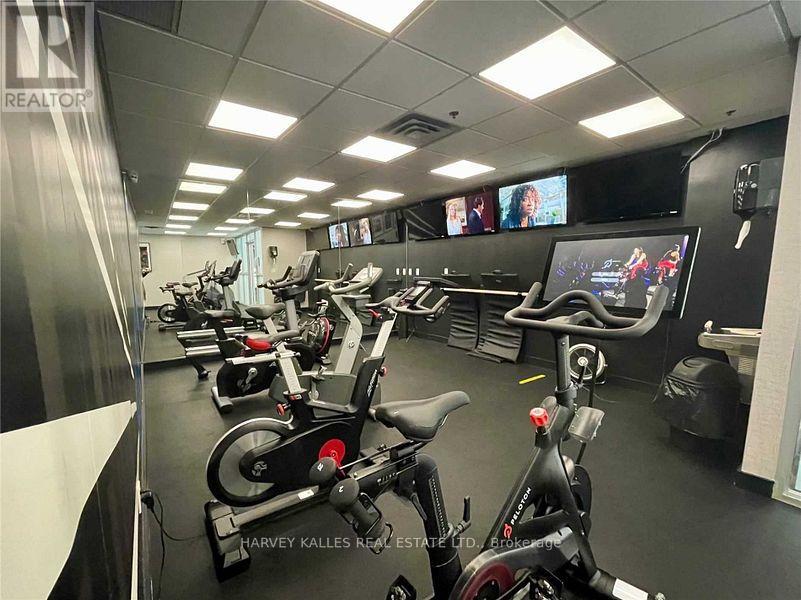 PH832 - 1029 KING STREET W