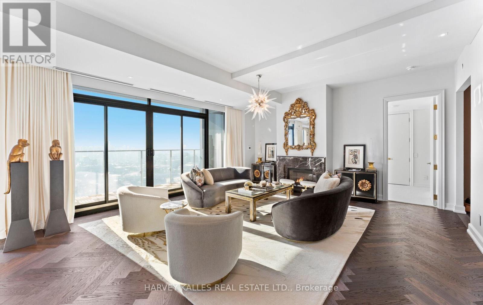 3502 - 200 CUMBERLAND STREET