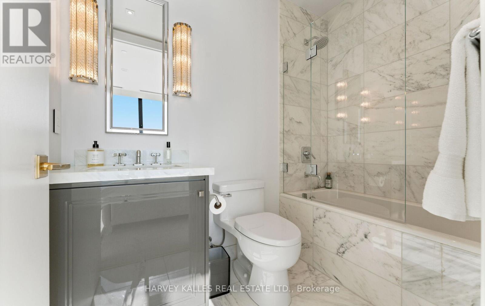 3502 - 200 CUMBERLAND STREET