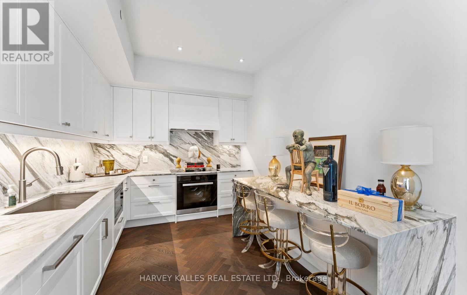 3502 - 200 CUMBERLAND STREET