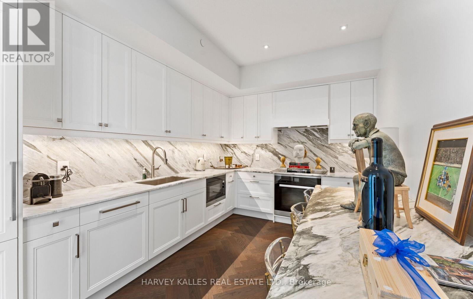 3502 - 200 CUMBERLAND STREET