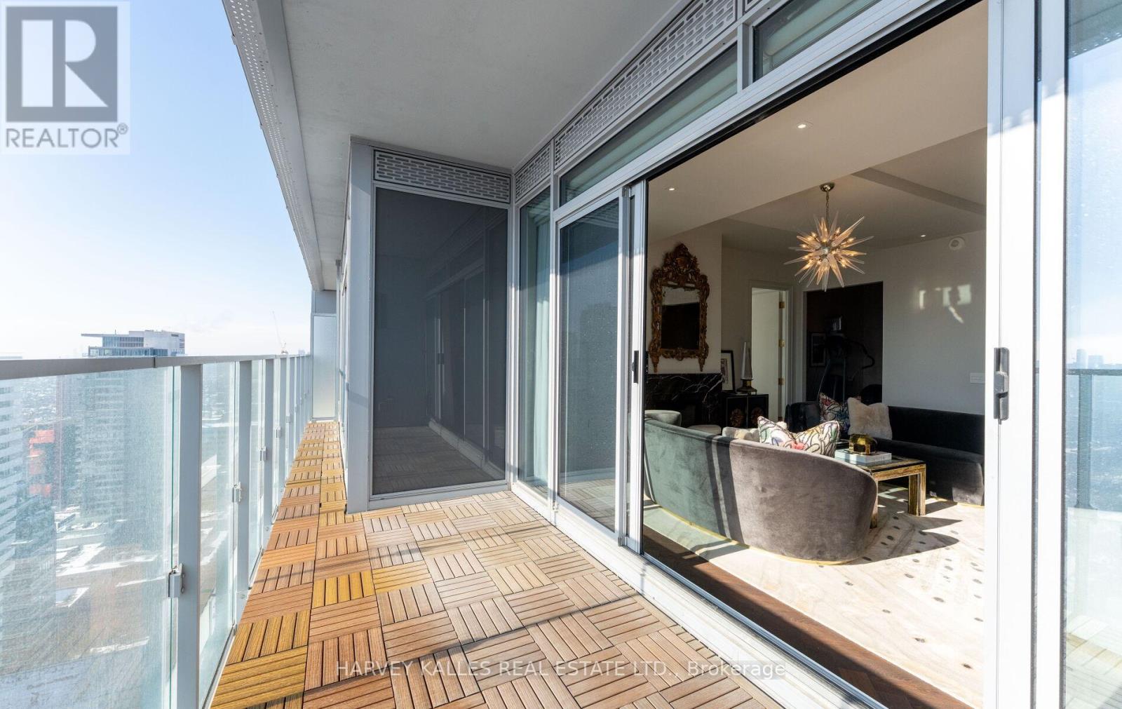 3502 - 200 CUMBERLAND STREET