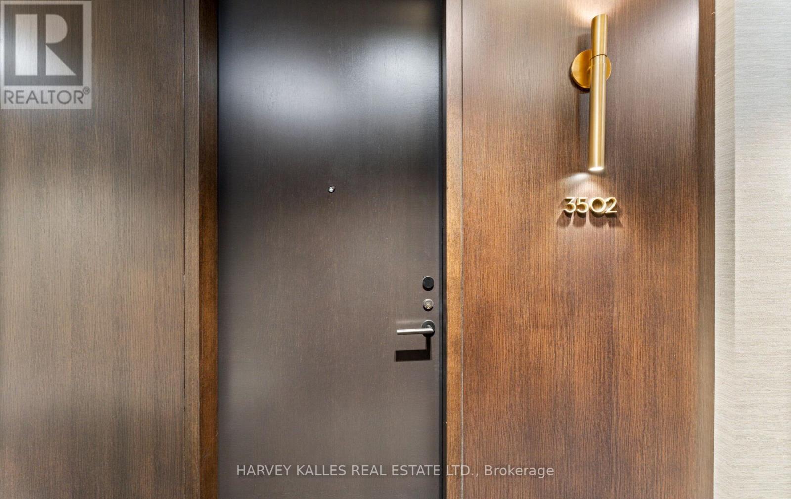 3502 - 200 CUMBERLAND STREET