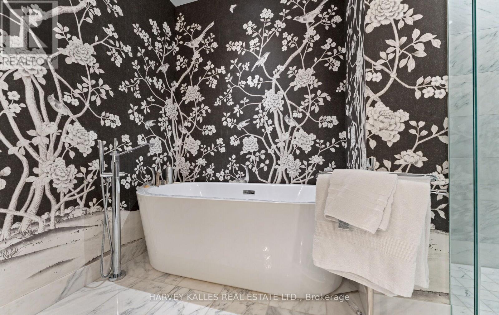 3502 - 200 CUMBERLAND STREET