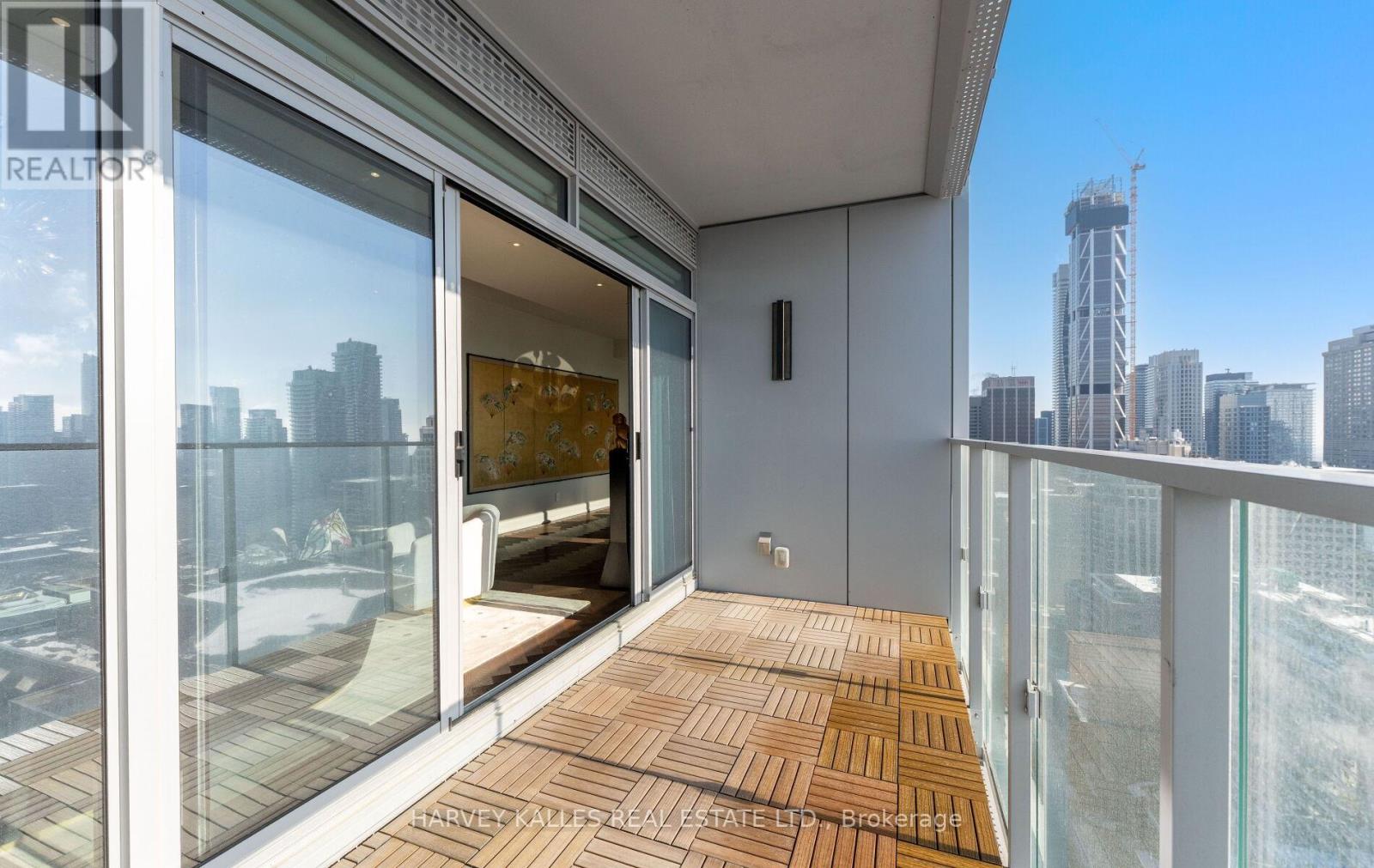 3502 - 200 CUMBERLAND STREET