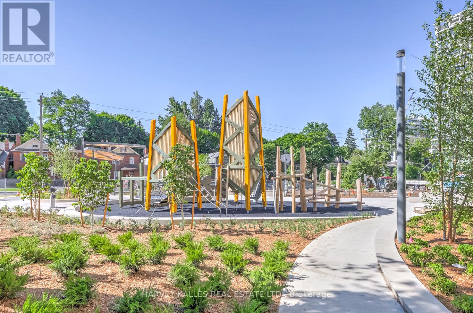 PH02 - 25 HOLLY STREET