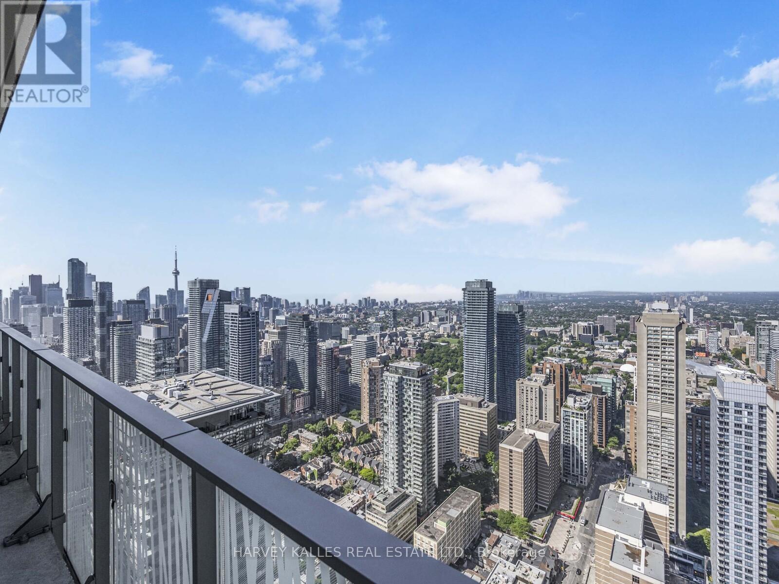 PH 5605 - 42 CHARLES STREET E