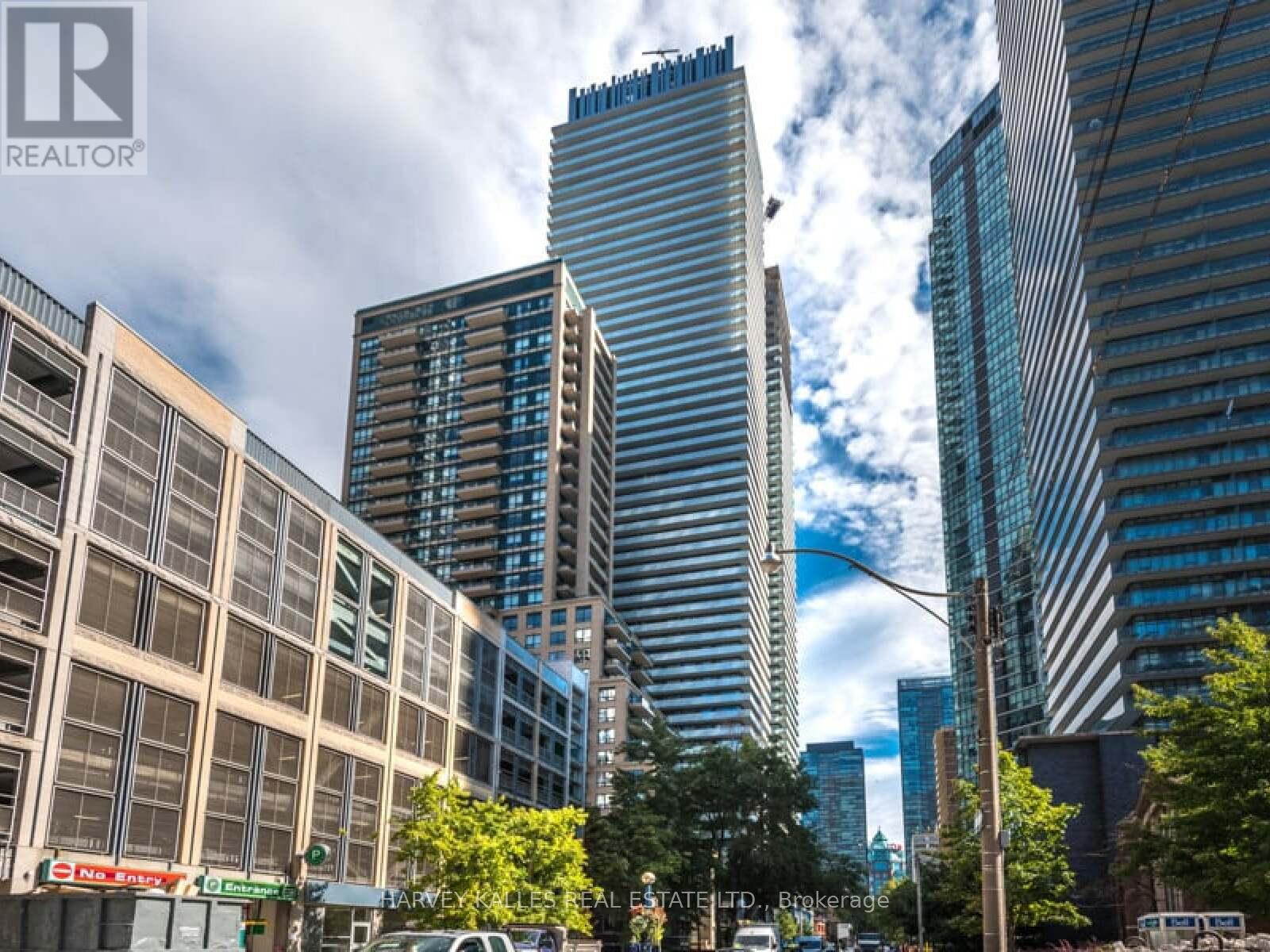 PH 5605 - 42 CHARLES STREET E