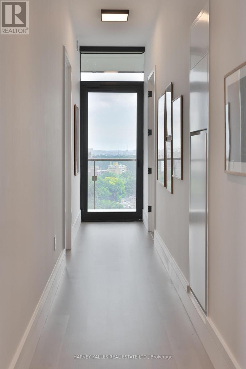 1404 - 215 LONSDALE ROAD