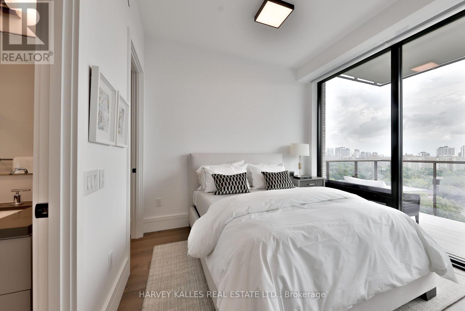 1404 - 215 LONSDALE ROAD