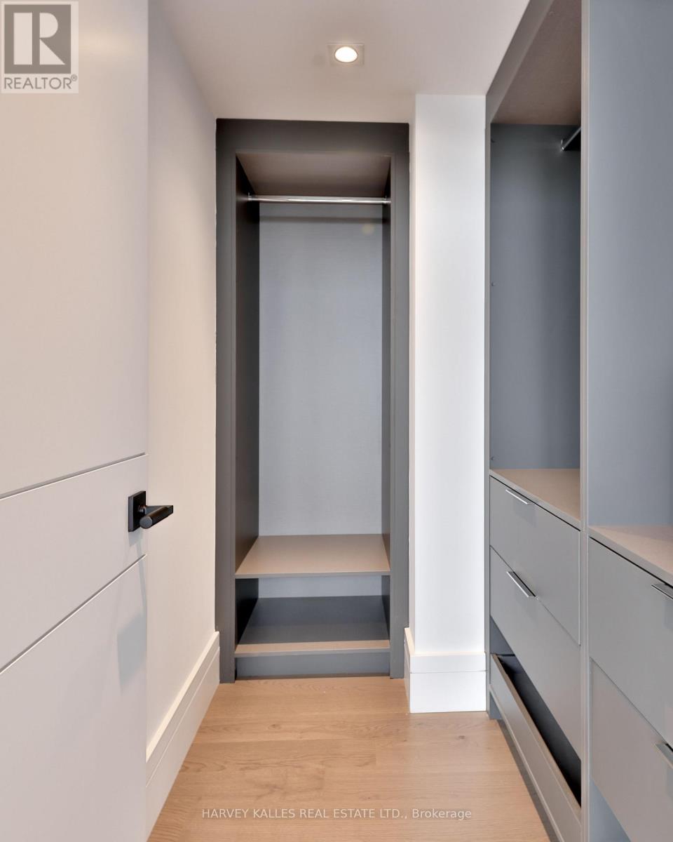 1404 - 215 LONSDALE ROAD