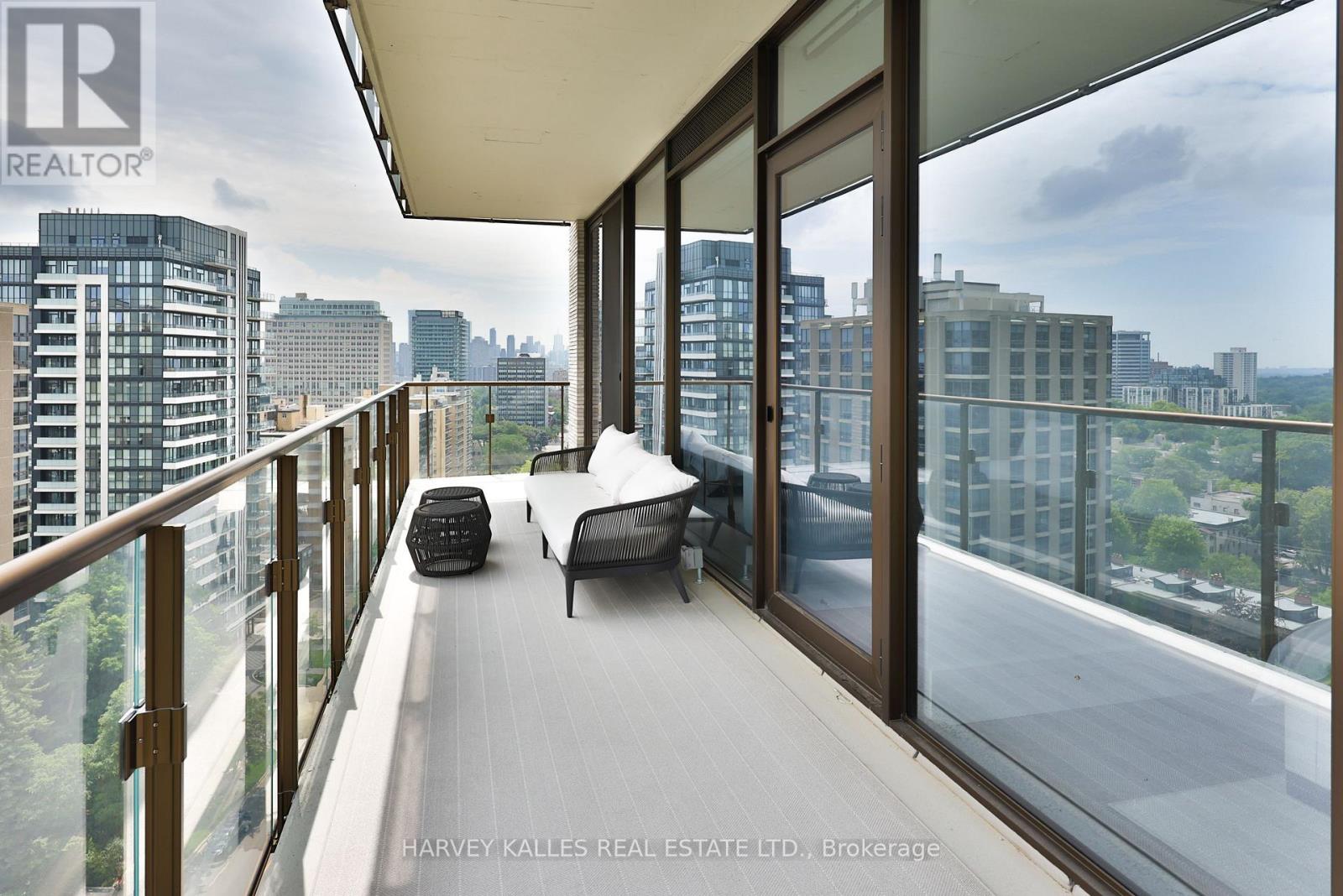 1404 - 215 LONSDALE ROAD