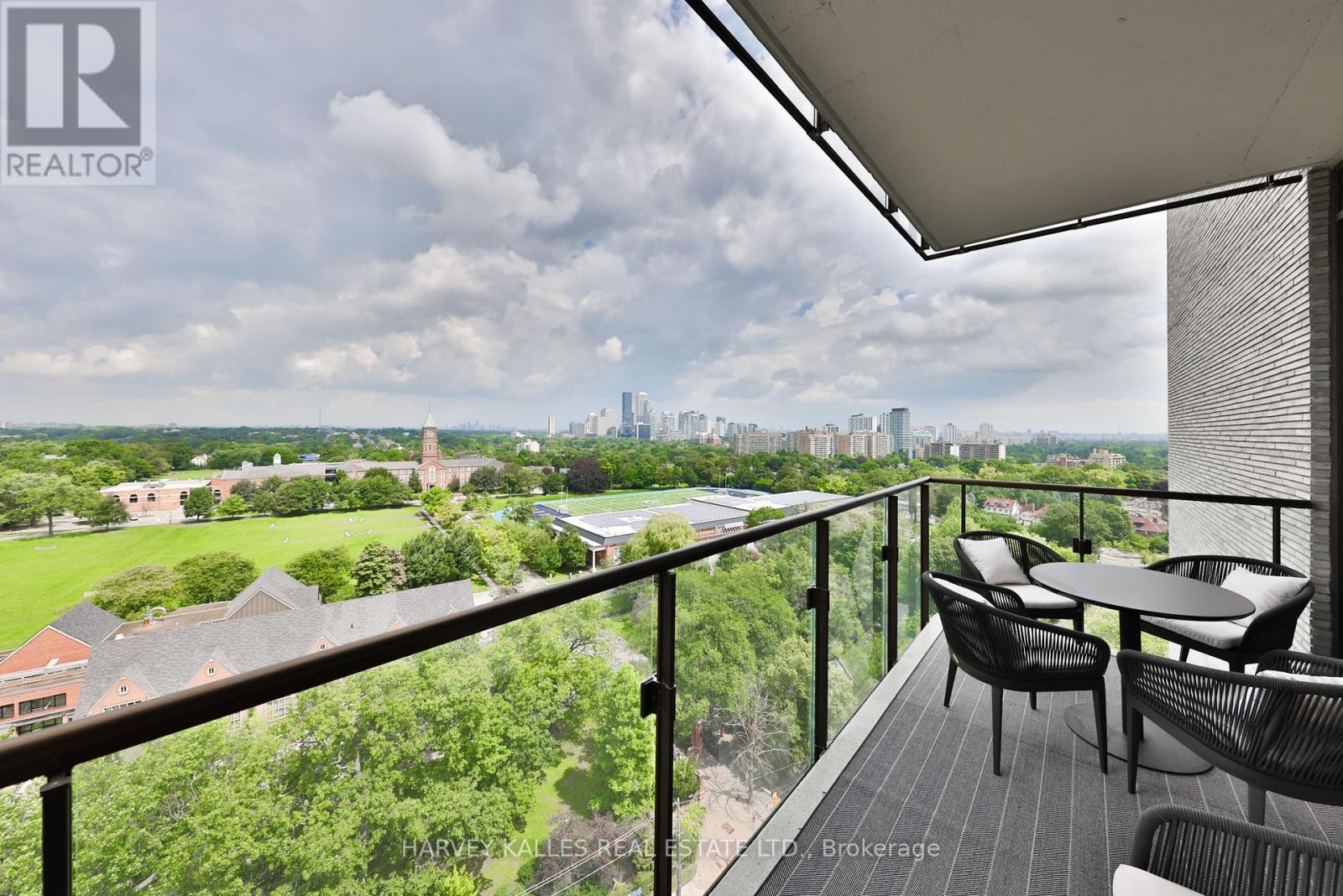 1404 - 215 LONSDALE ROAD